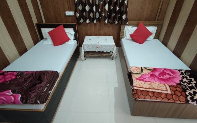 Goroomgo Kashi Nest Varanasi