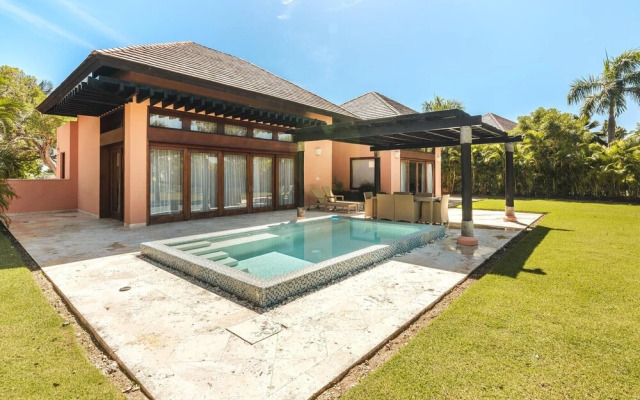 Bungalow With 2 Bedrooms and Pool in Cap Cana