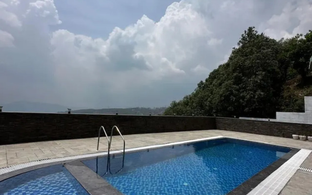 Q' Nest Hotel Cloud End Lansdowne