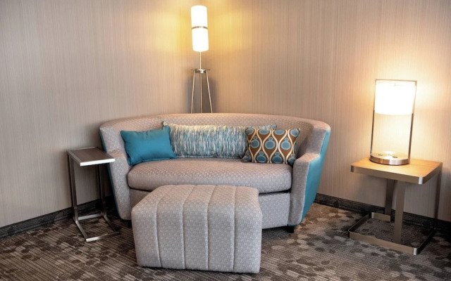 Courtyard Mesa at Wrigleyville West