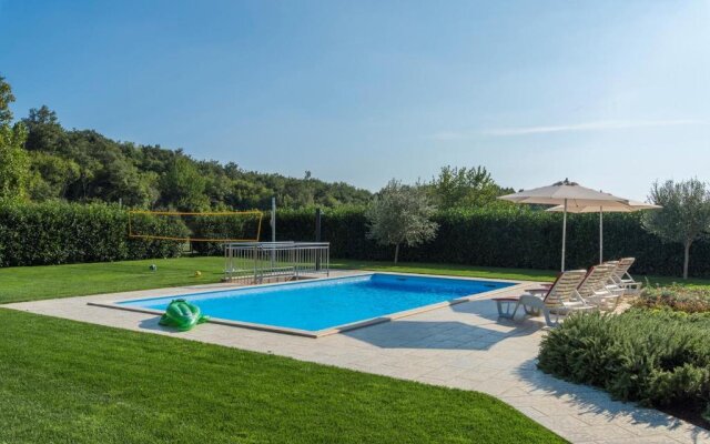 Spacious Villa Nikka with Beautiful Garden and Pool