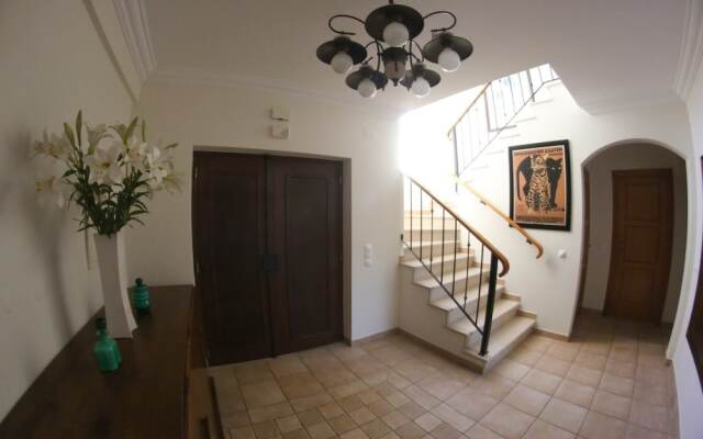 Wallis Villa