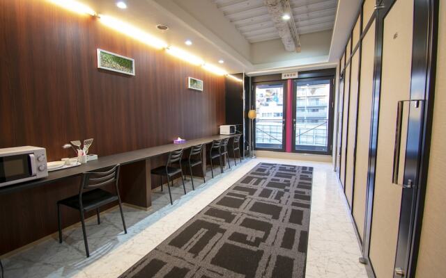 PRIME INN OSAKA SHINSAIBASHI - Hostel