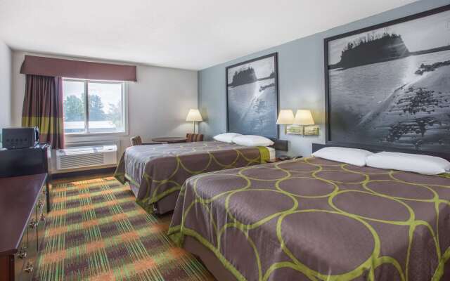 Super 8 by Wyndham Sweet Springs