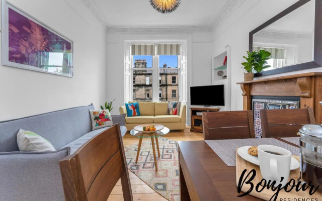 Central Cozy 2BR-1BA near Princes Street