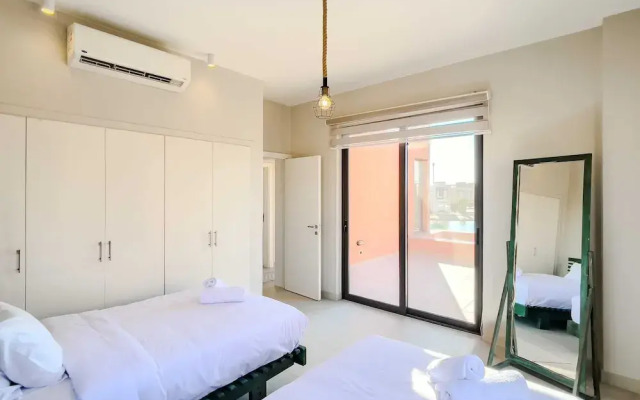 Xuru Stays I Astounding 3bdr Villa @ Tawila Pool Front