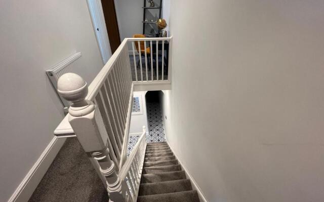 Luxury 2 bed Apartment Great Location
