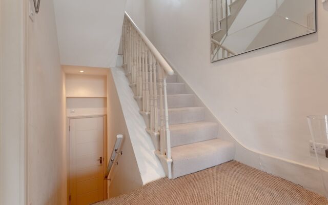 Stylish 3 Bedroom Apartment In Pimlico