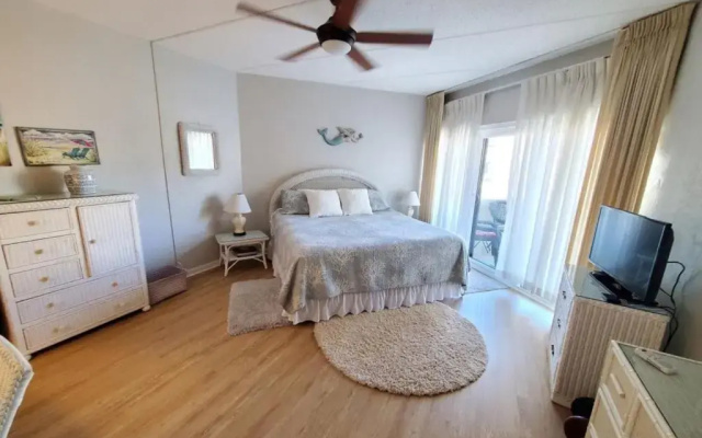 Island House F116