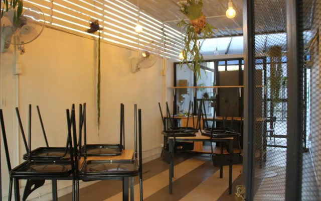 The Leaf Service Apartment