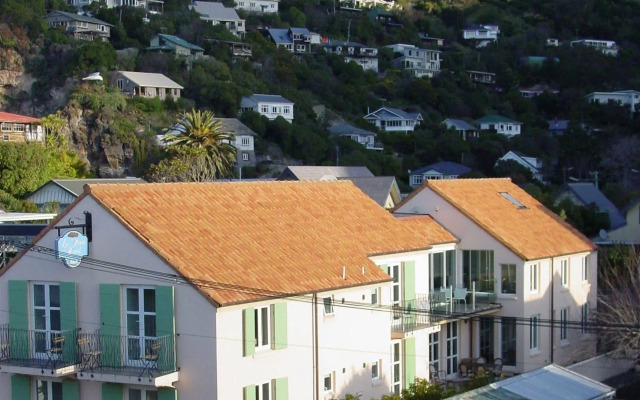 Le Petit Hotel