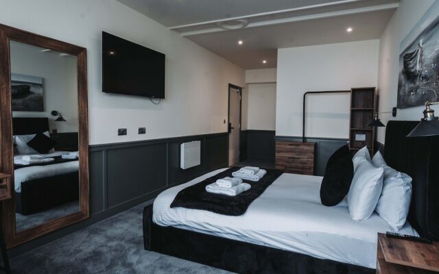 The Royal Bar & Shaker