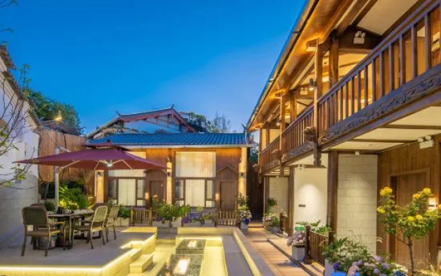 Musk·Villa Guanxueshan Zizai Courtyard Homestay (Lijiang Ancient City Dashuiche Branch)