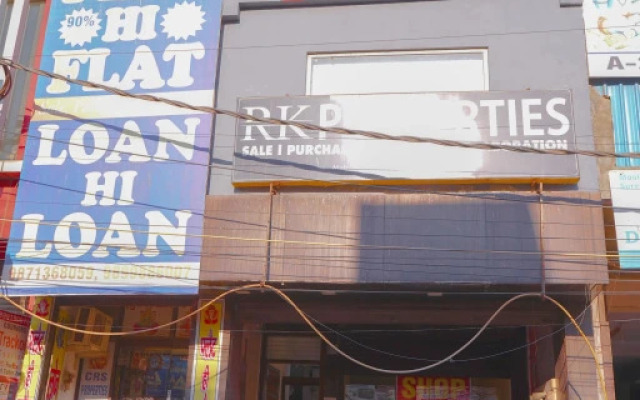 OYO 79600 The Premium Villa