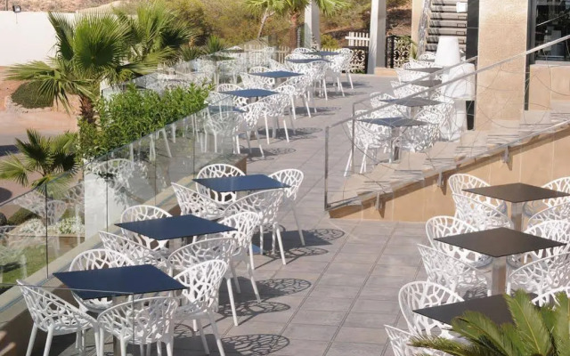 DWO Mira Palace