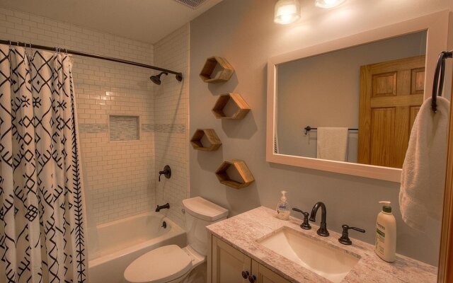 Babbling Brook Hideaway