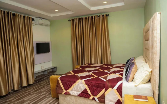 Goddis Apartments Ajah
