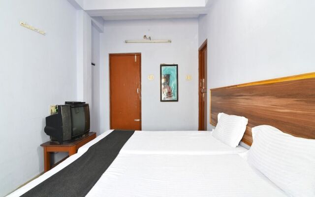 SPOT ON 39866 Hotel Dhruvathara