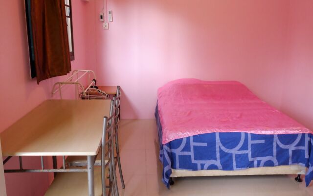 Chomlay Restaurant & Room for Rent