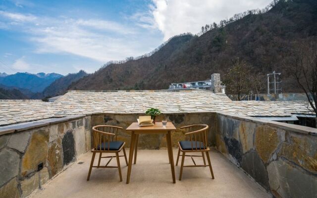 Wuhua Yishu Shouzhuo Park