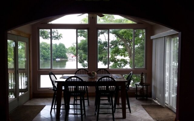 Bay Side Resort