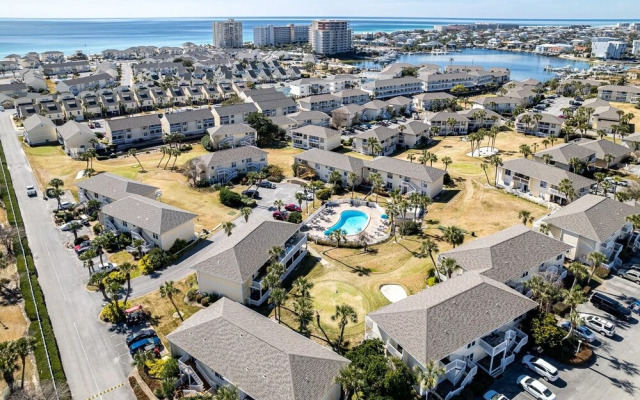 Sandpiper Cove 2138 2 Bedroom Condo by RedAwning