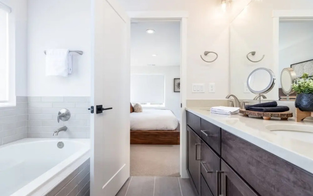 Hot Tub- Spacious-4br-deer Valley-mountain-view