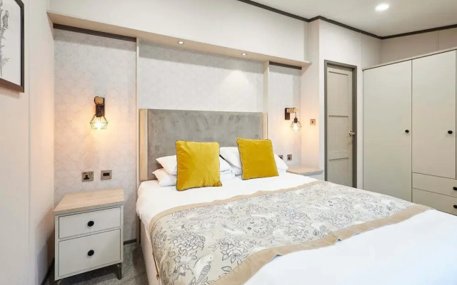 Host Stay Brackencroft Lodge