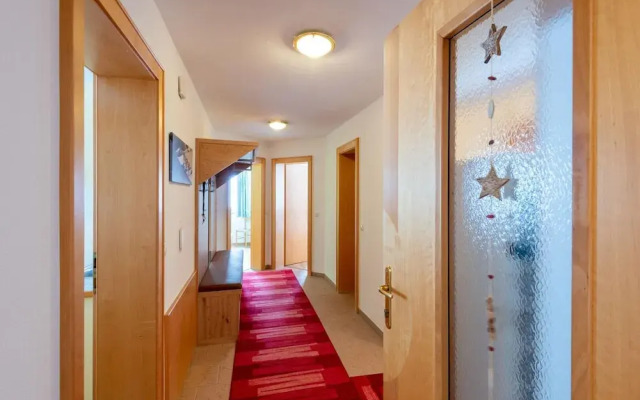Large Apartment With a Large Balcony in Kappl
