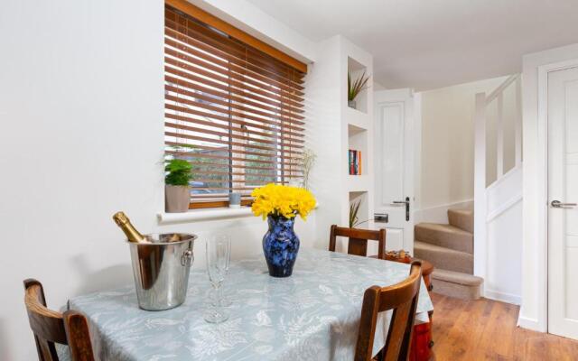 The Coach House, centrally located detached Coach House