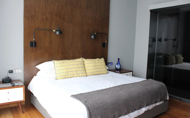 Hotel Love It CAS Consulate