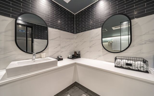 Busan Songjeong Brooks Hotel