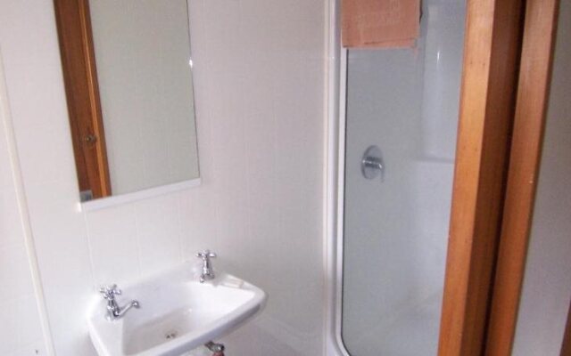 Rainbow Lodge - Hostel