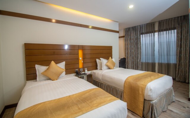 Hotel X