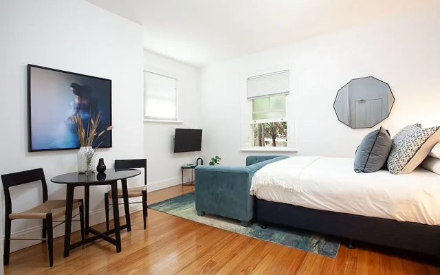 Chic and Characterful Studio Apartment