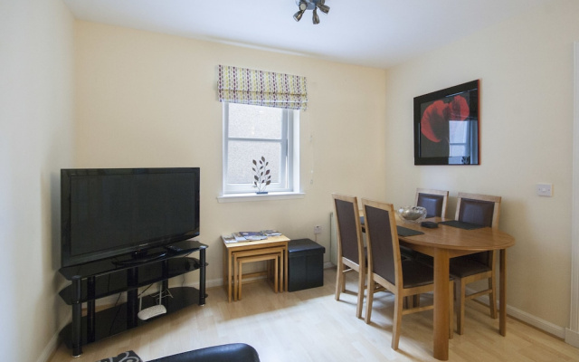 4 Varis Apartments