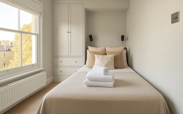 1 Bed Flat near Westfield