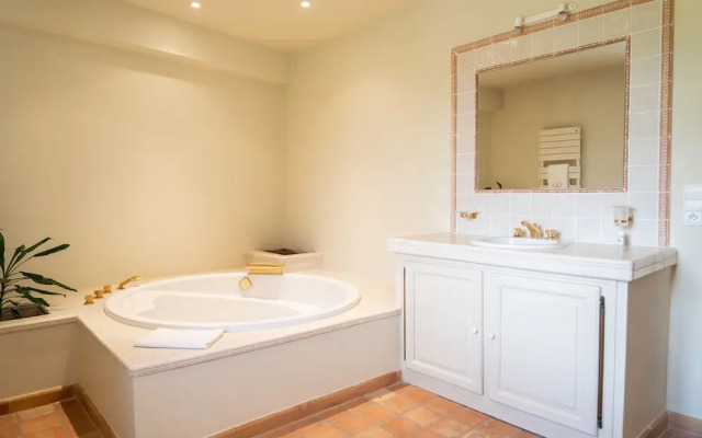 Château les Crostes