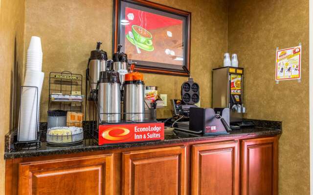 Econo Lodge Inn & Suites Evansville