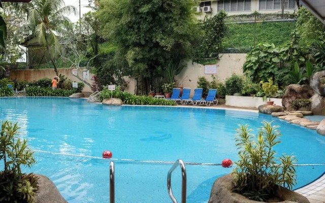 Rainbow Paradise Beach Resort by LWE