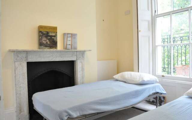 Elegant 2 Bedroom Apartment in Canonbury