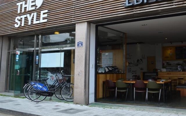 The Style Capsule Guesthouse - Hostel