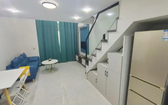 Duben Xiong Rizu Apartment