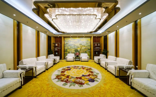 Qingshan Hotel Baotou(Yingbin Building)