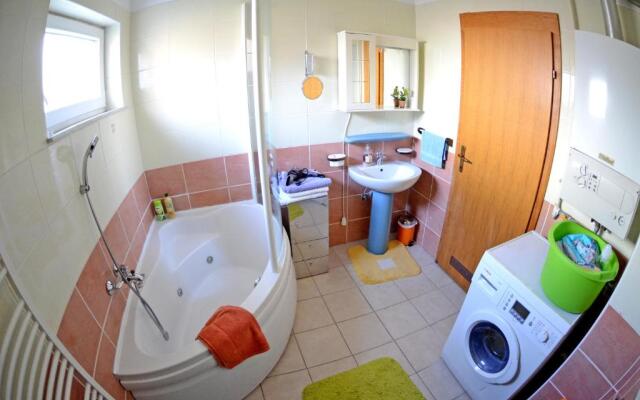 Apartments and Rooms Trsje