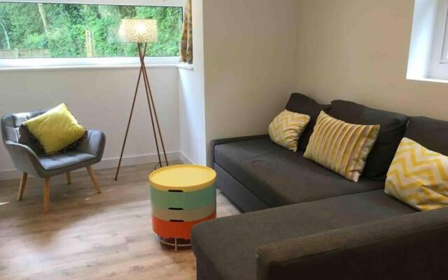 Bright and spacious annex near Lymington with private garden