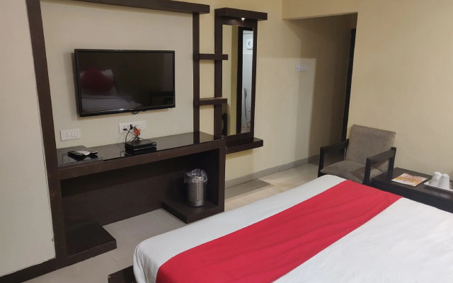 OYO 13063 Hotel Rahul