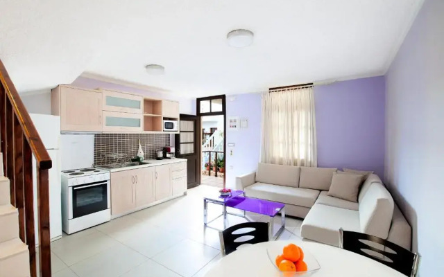 Giorgi's Blue Apartments
