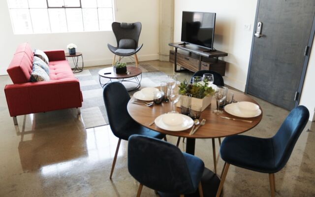 Downtown Lofty Suites