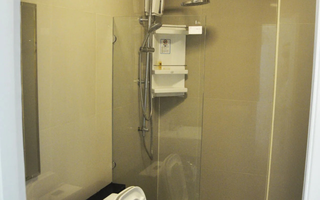 Pova Residence and Boutiques Resort